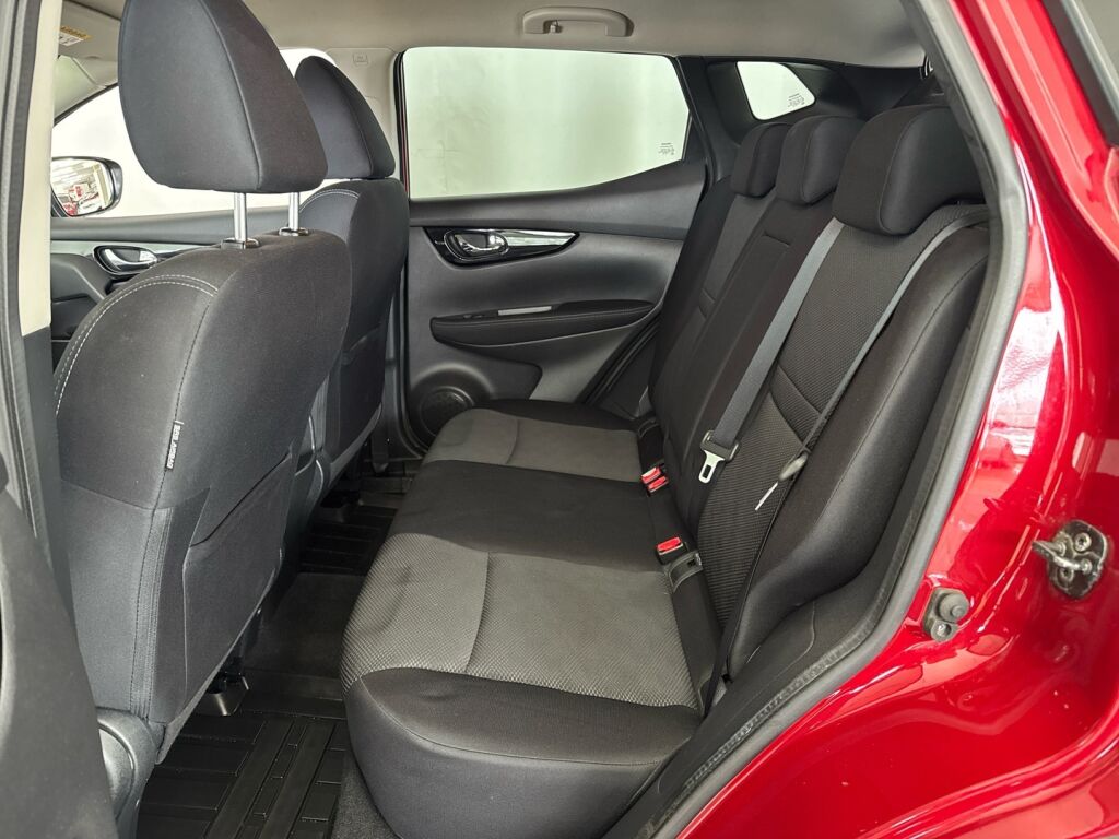 Nissan Qashqai 2017 Punainen