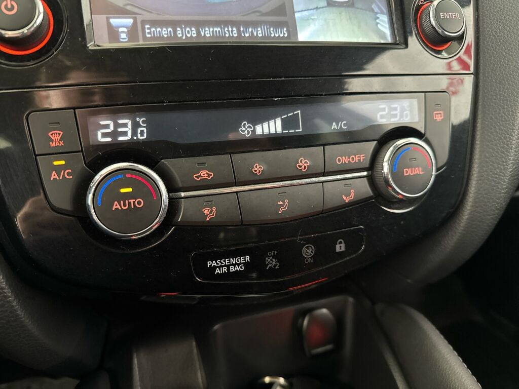 Nissan Qashqai 2017 Punainen