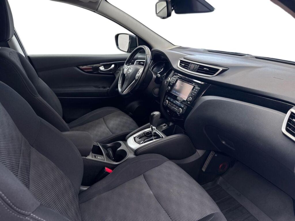 Nissan Qashqai 2017 Ruskea (beige)
