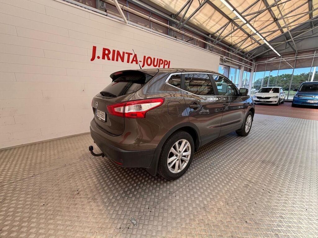Nissan Qashqai 2017 Ruskea (beige)