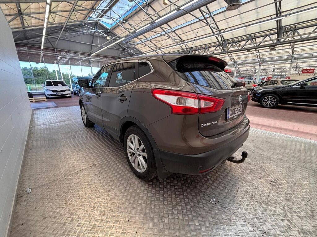 Nissan Qashqai 2017 Ruskea (beige)