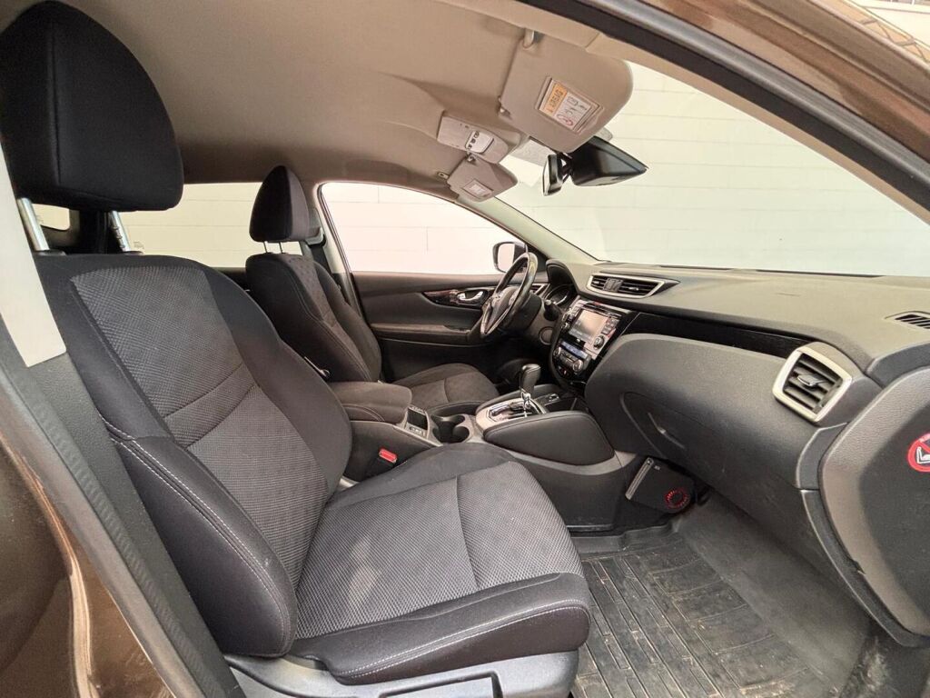 Nissan Qashqai 2017 Ruskea (beige)