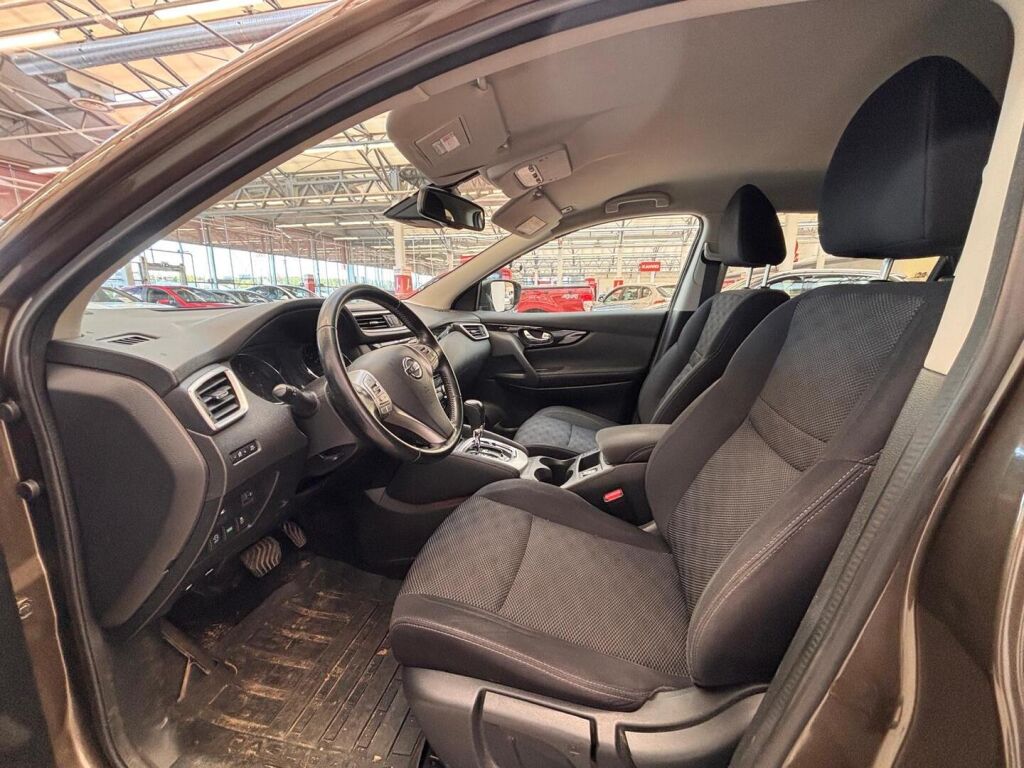 Nissan Qashqai 2017 Ruskea (beige)