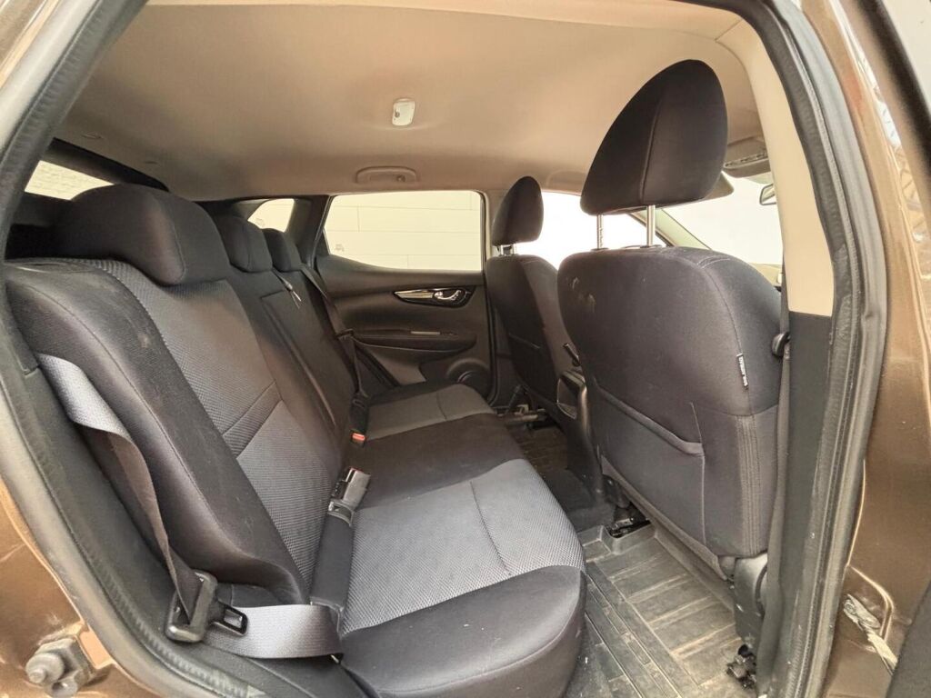Nissan Qashqai 2017 Ruskea (beige)