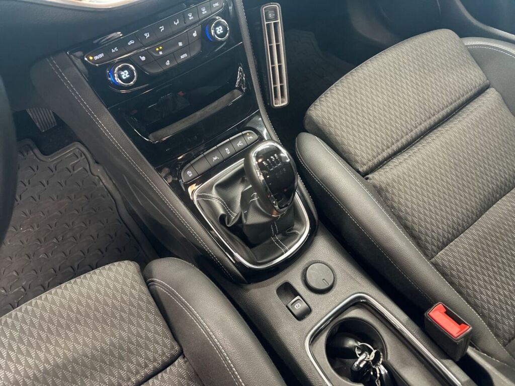 Opel Astra 2017 Ruskea (beige)