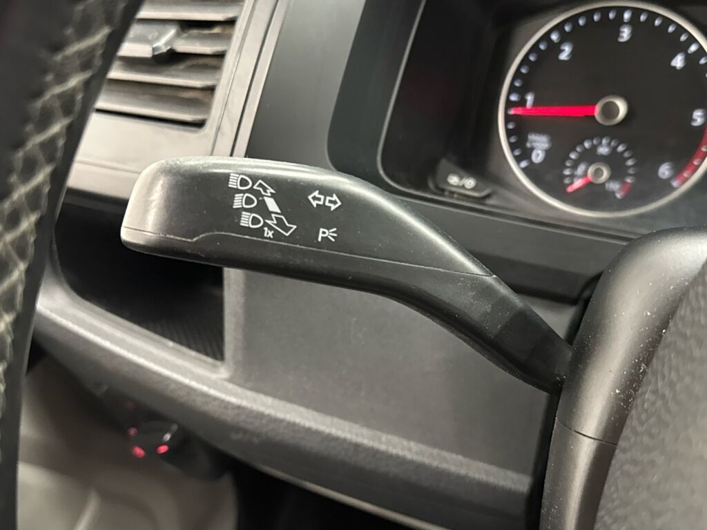 Volkswagen Transporter 2017 Valkoinen