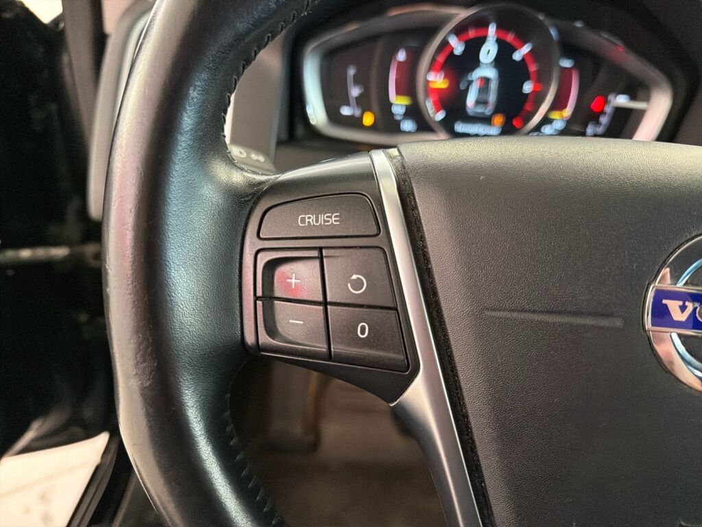 Volvo XC60 2017 Musta