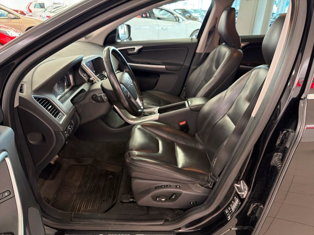 Volvo XC60 2017 Musta
