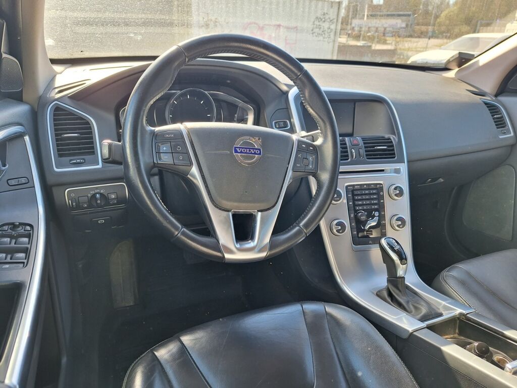 Volvo XC60 2017 Musta