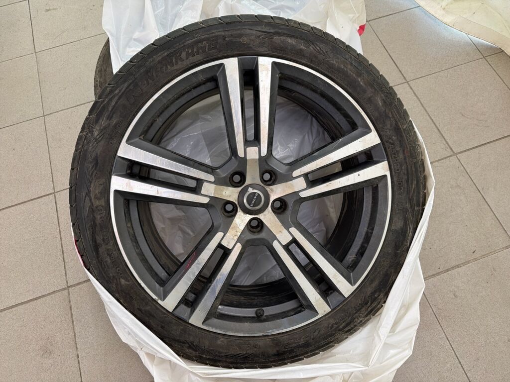 Volvo XC60 2017 Musta