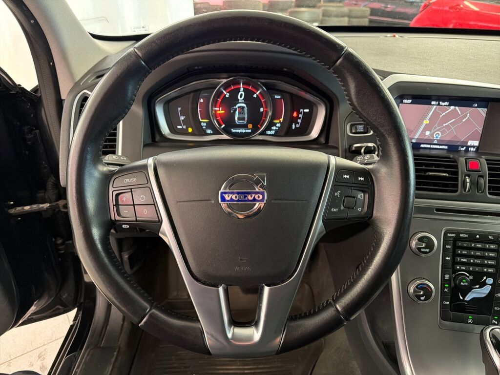 Volvo XC60 2017 Musta