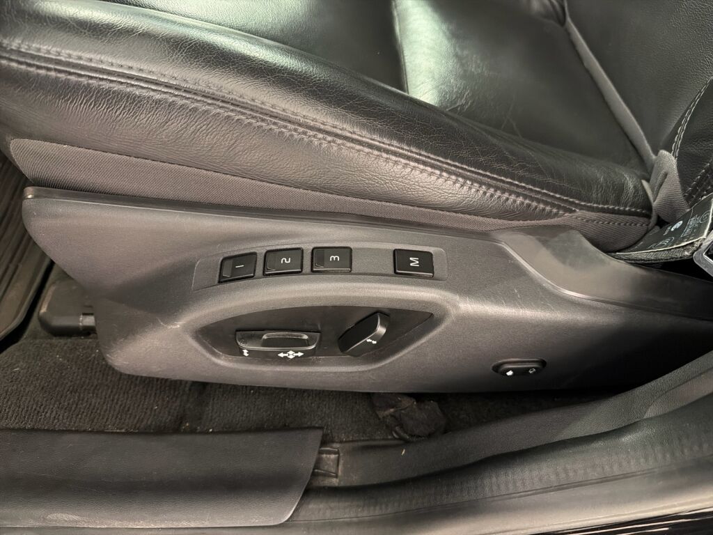 Volvo XC60 2017 Musta