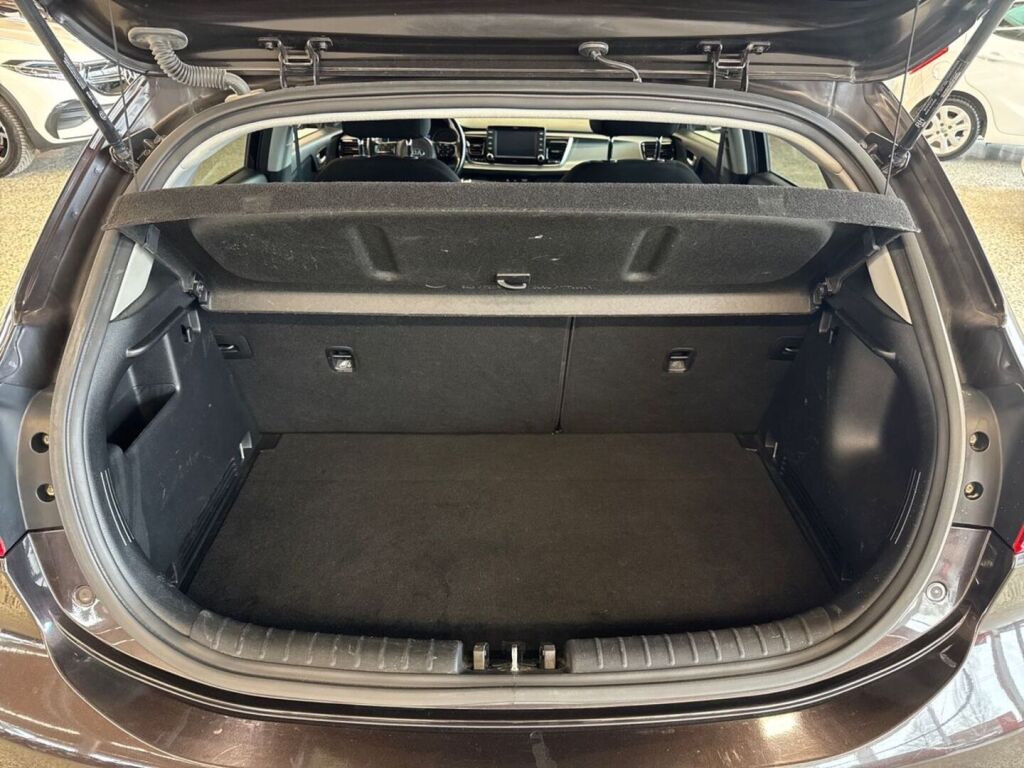 Kia Rio 2017 Ruskea (beige)