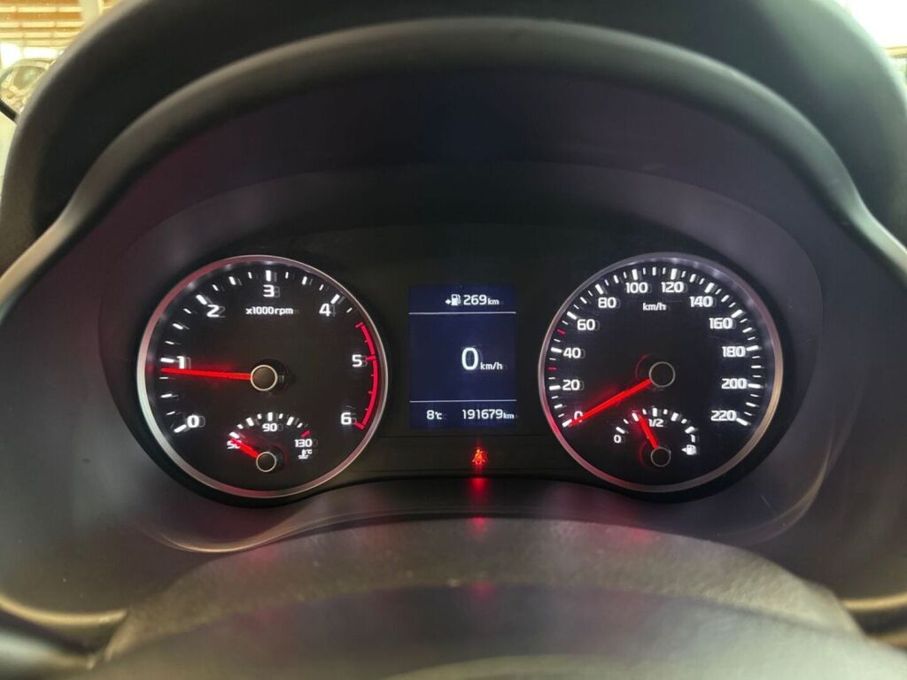 Kia Rio 2017 Ruskea (beige)