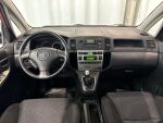 Toyota Corolla Verso 2003 Punainen