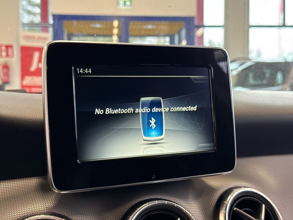 Mercedes-Benz CLA 2017 Musta