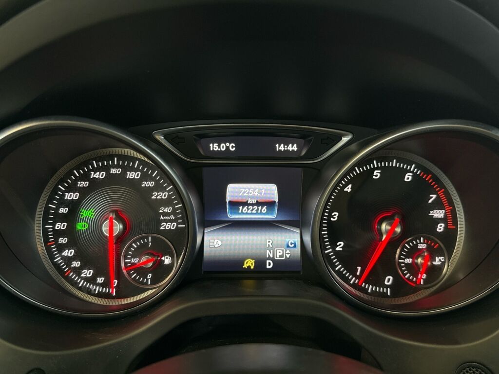 Mercedes-Benz CLA 2017 Musta