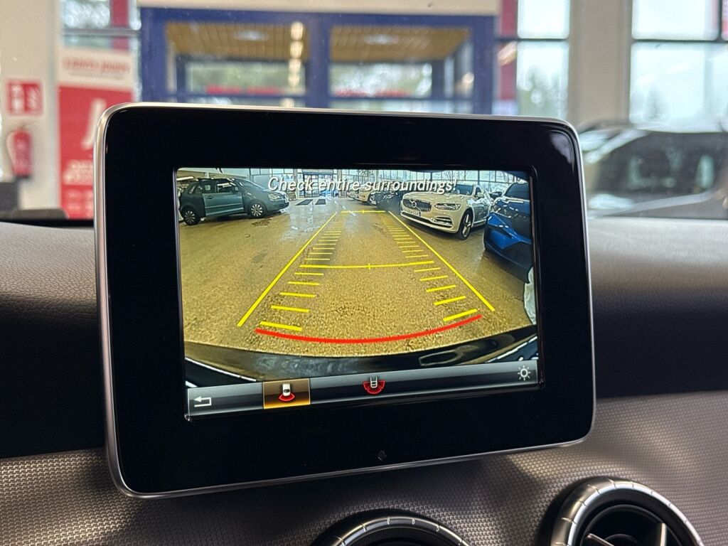 Mercedes-Benz CLA 2017 Musta