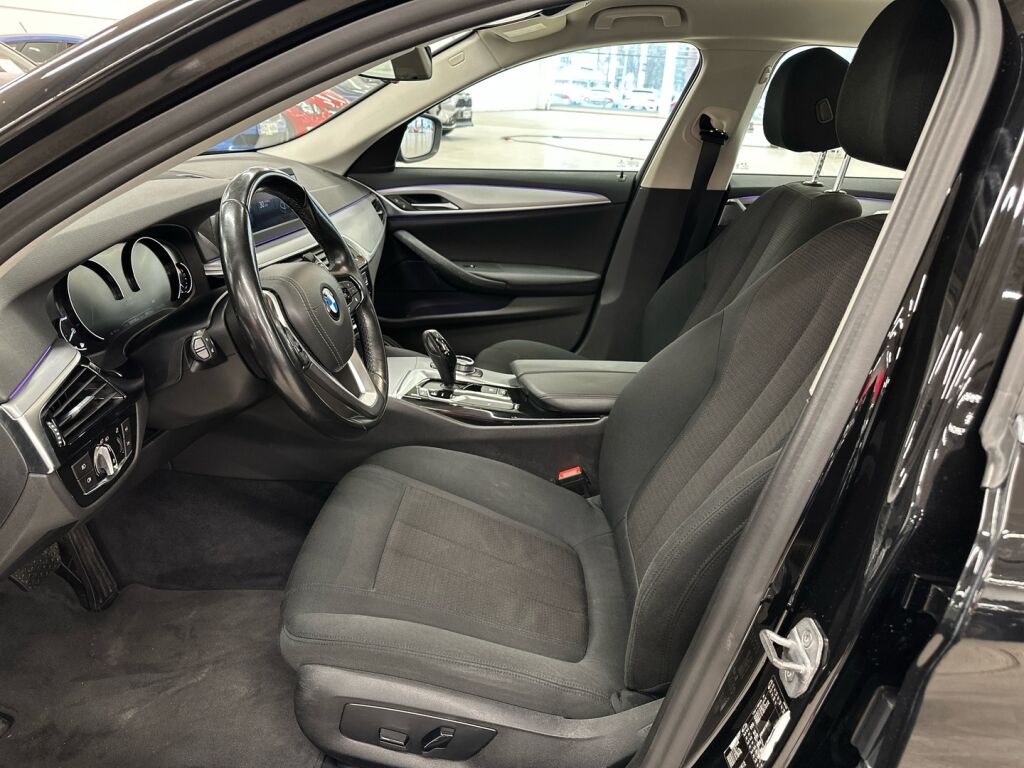 BMW 520 2018 Musta