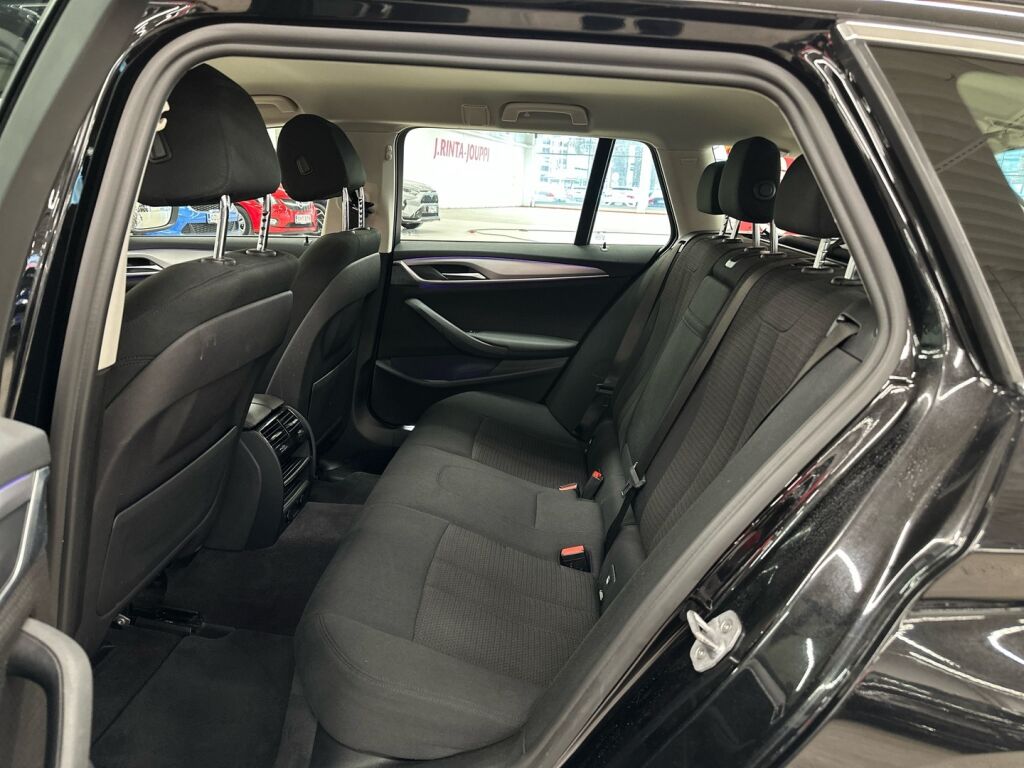 BMW 520 2018 Musta