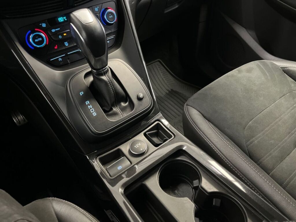 Ford Kuga 2018 Valkoinen