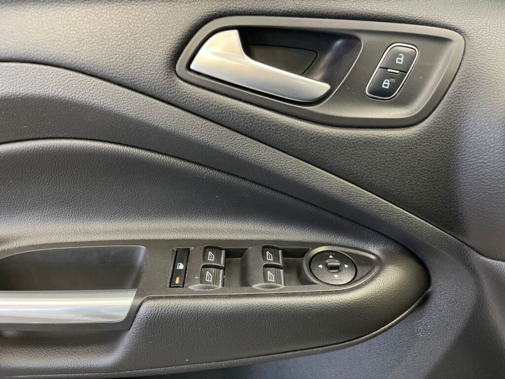 Ford Kuga 2018 Valkoinen