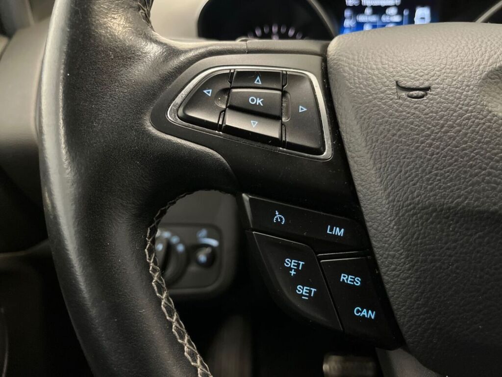 Ford Kuga 2018 Valkoinen