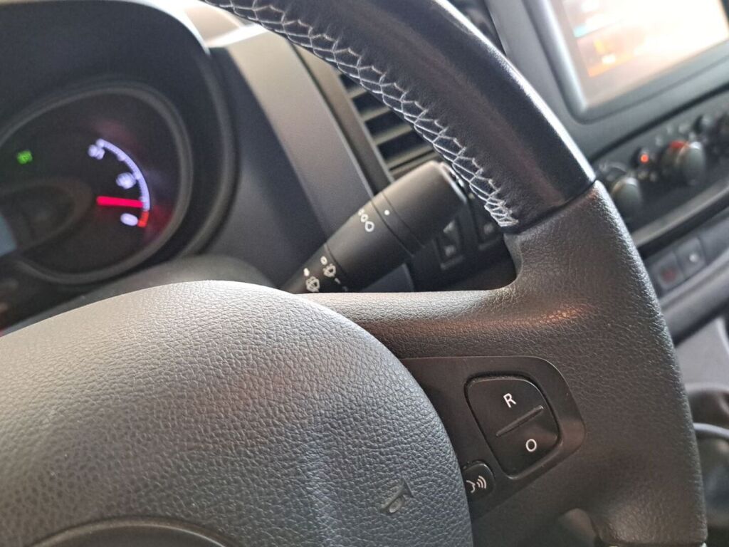 Opel Vivaro 2017 Sininen