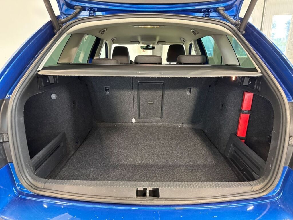 Skoda Octavia 2017 Sininen