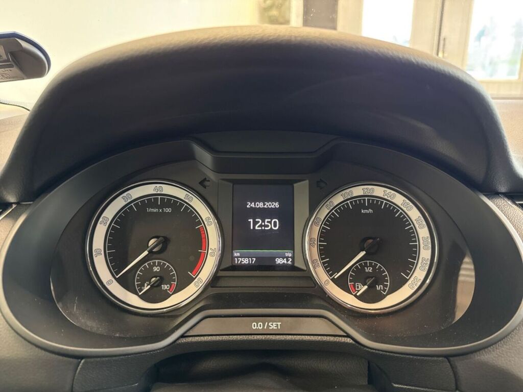 Skoda Octavia 2017 Sininen