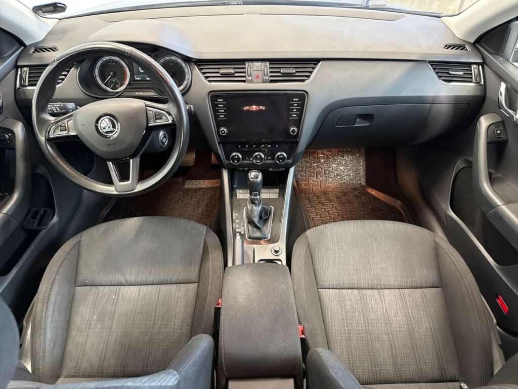 Skoda Octavia 2017 Sininen