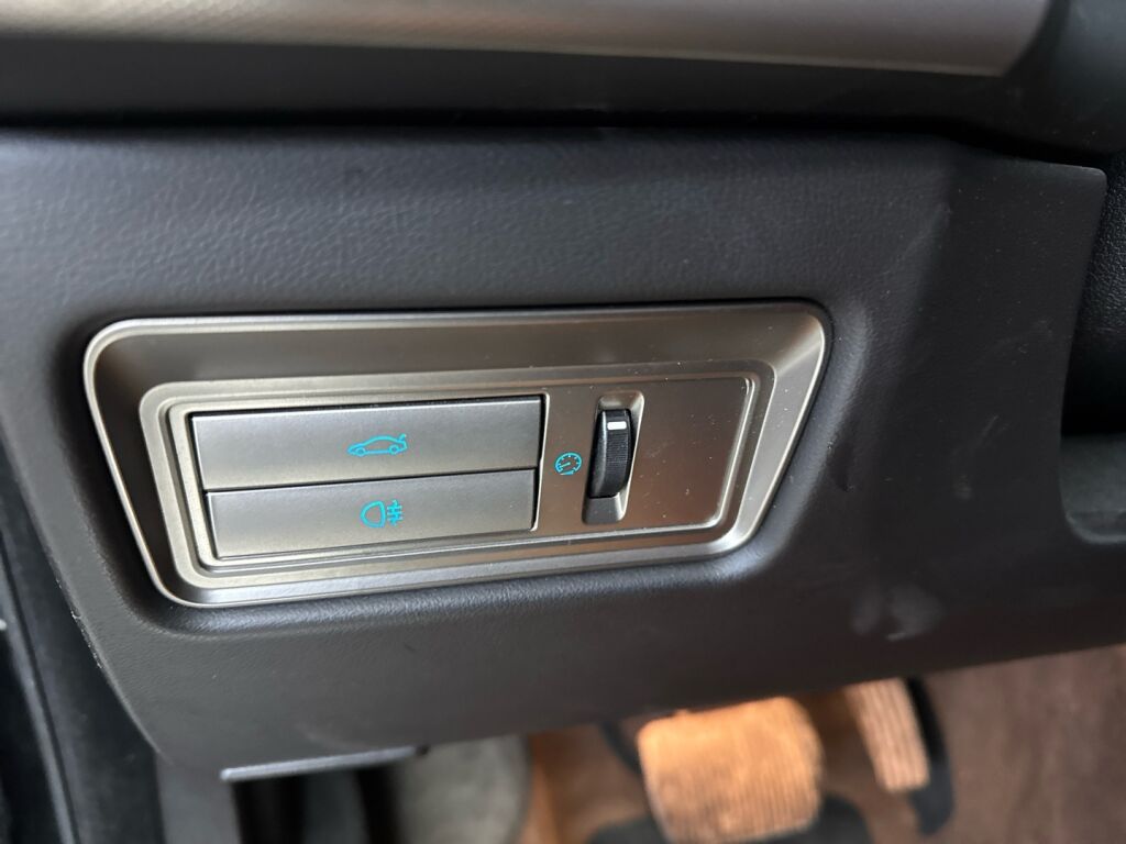 Jaguar XF 2011 Musta