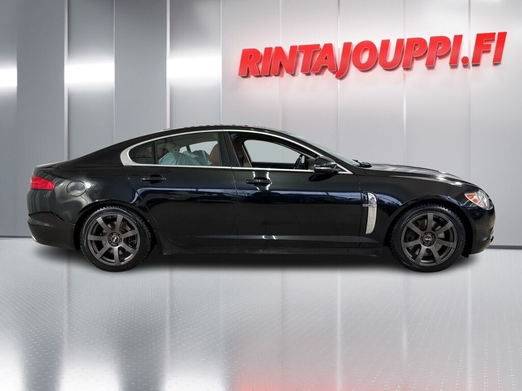 Jaguar XF 2011 Musta