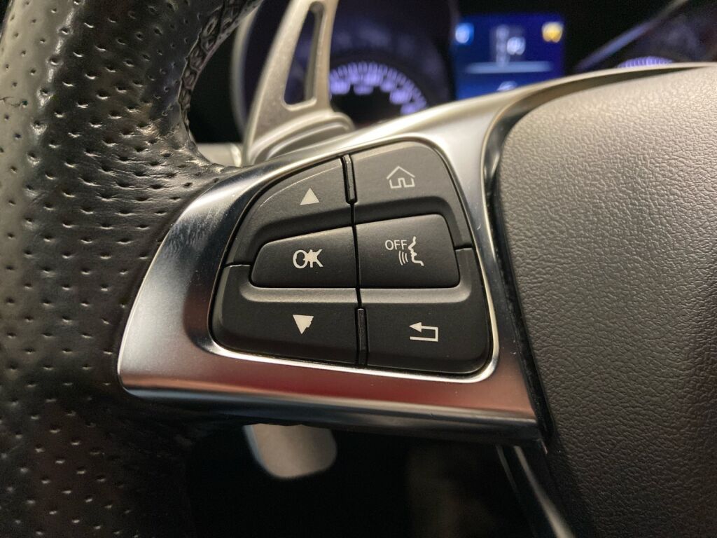 Mercedes-Benz C 2018 Musta