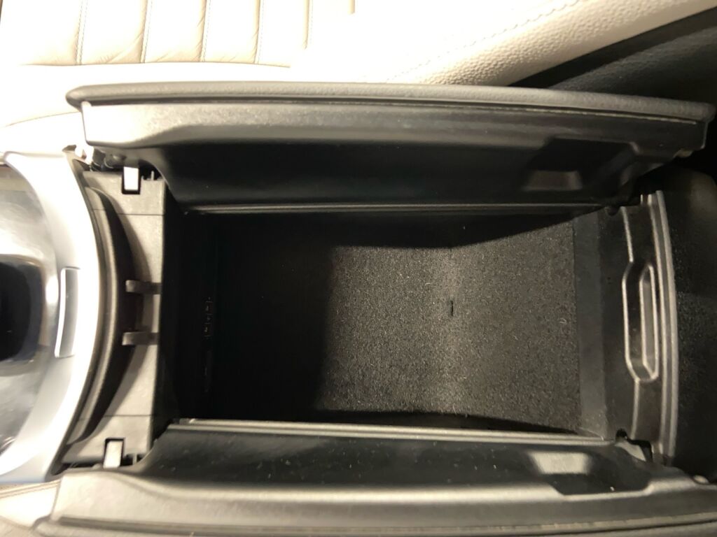 Mercedes-Benz C 2018 Musta