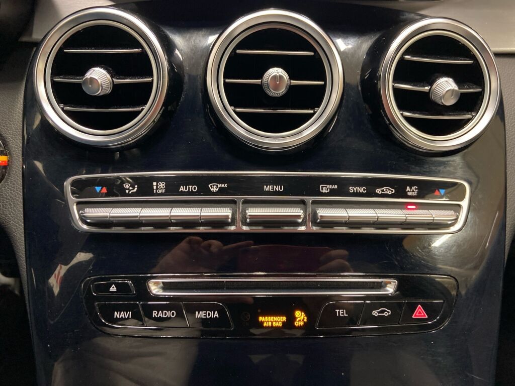 Mercedes-Benz C 2018 Musta