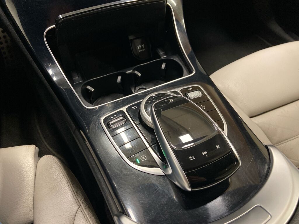 Mercedes-Benz C 2018 Musta