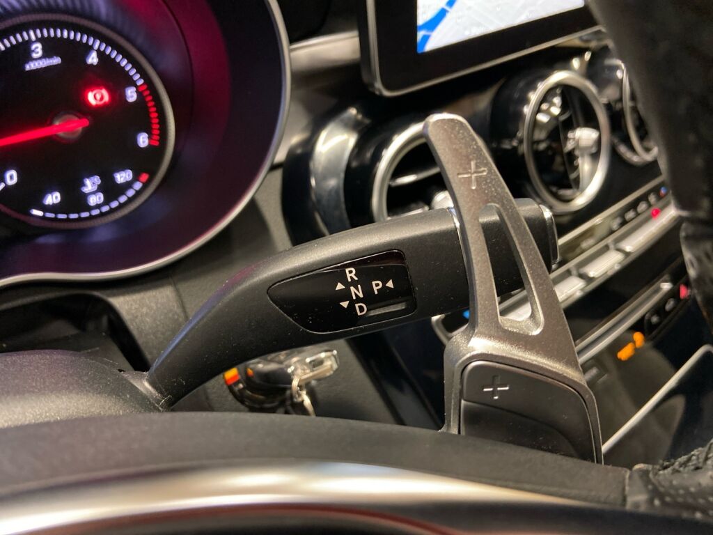 Mercedes-Benz C 2018 Musta