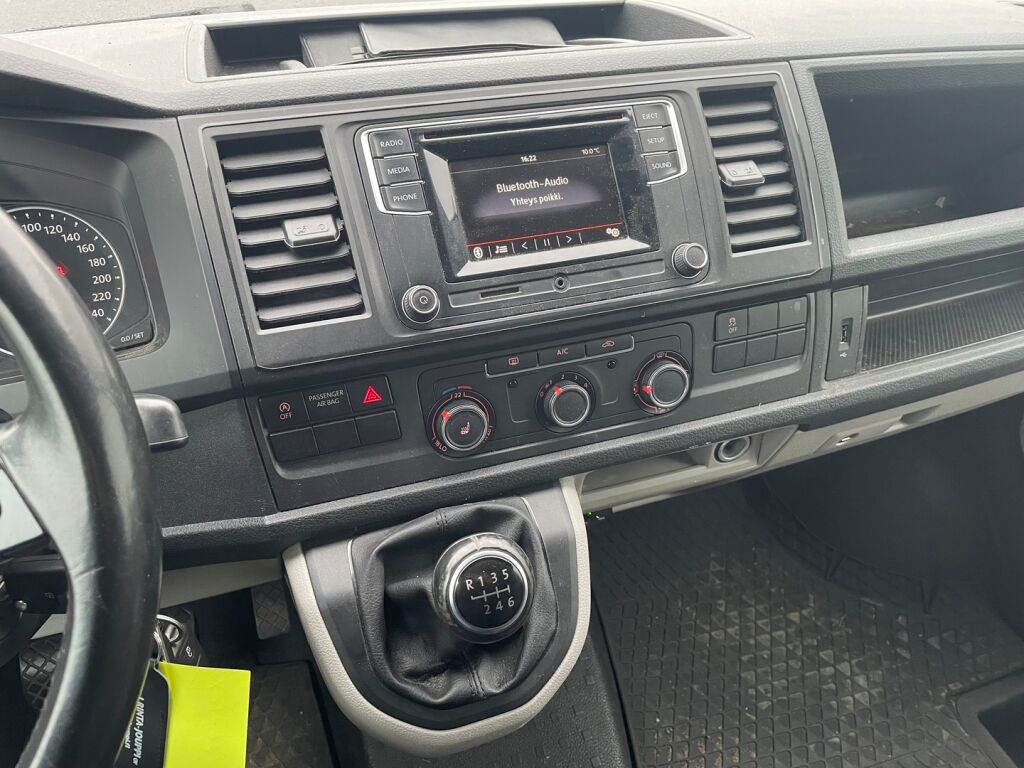 Volkswagen Transporter 2018 Ruskea (beige)