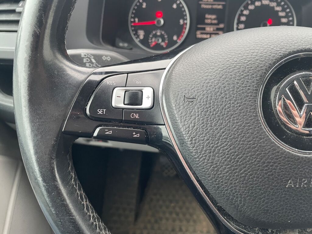 Volkswagen Transporter 2018 Ruskea (beige)