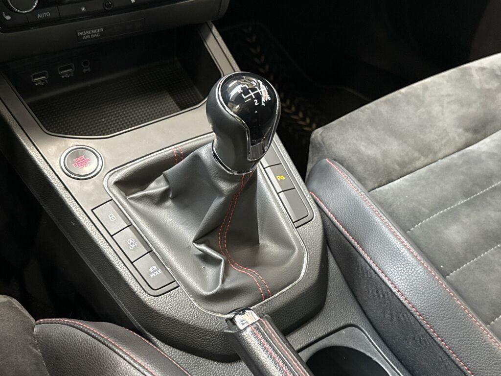 Seat Ibiza 2017 Ruskea (beige)