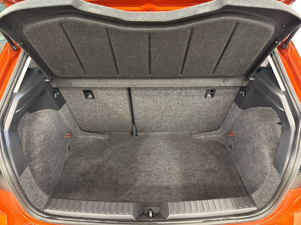 Seat Ibiza 2017 Ruskea (beige)