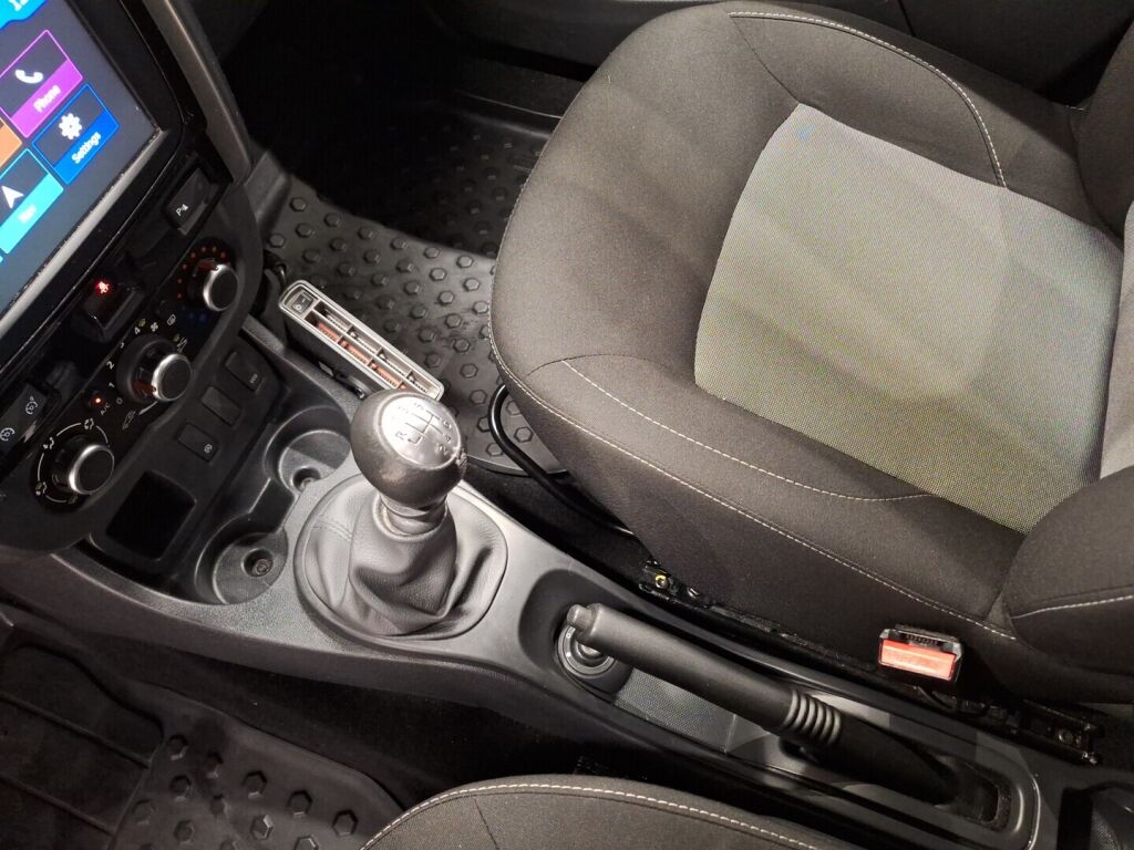 Dacia Duster 2018 Musta