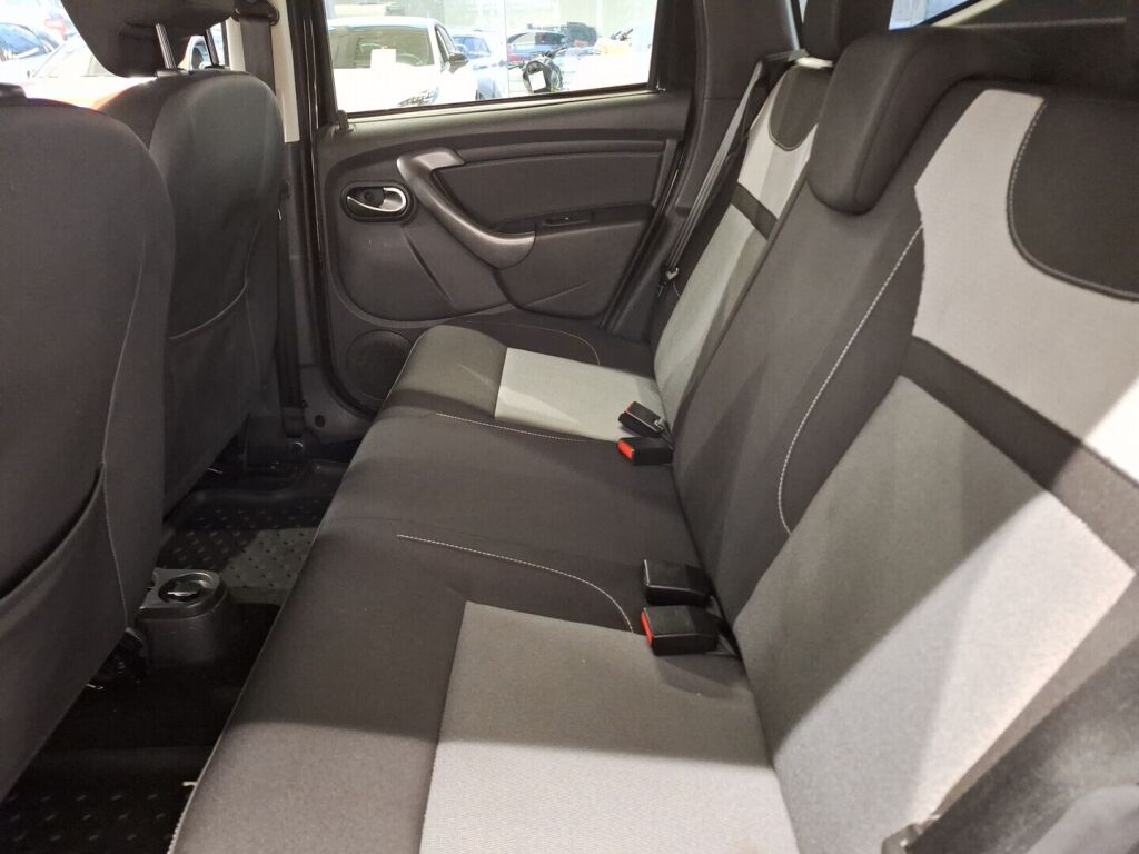 Dacia Duster 2018 Musta