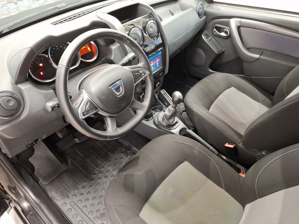 Dacia Duster 2018 Musta