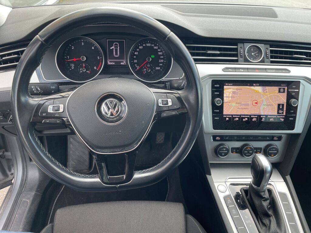 Volkswagen Passat 2018 Sininen
