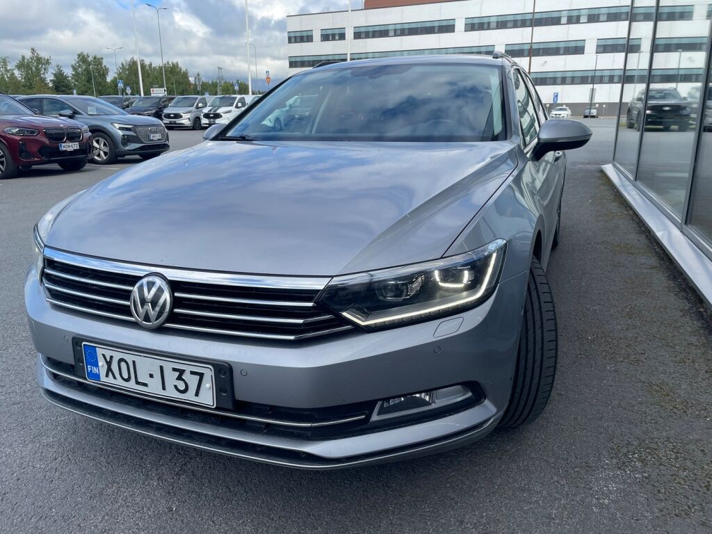 Volkswagen Passat 2018 Sininen