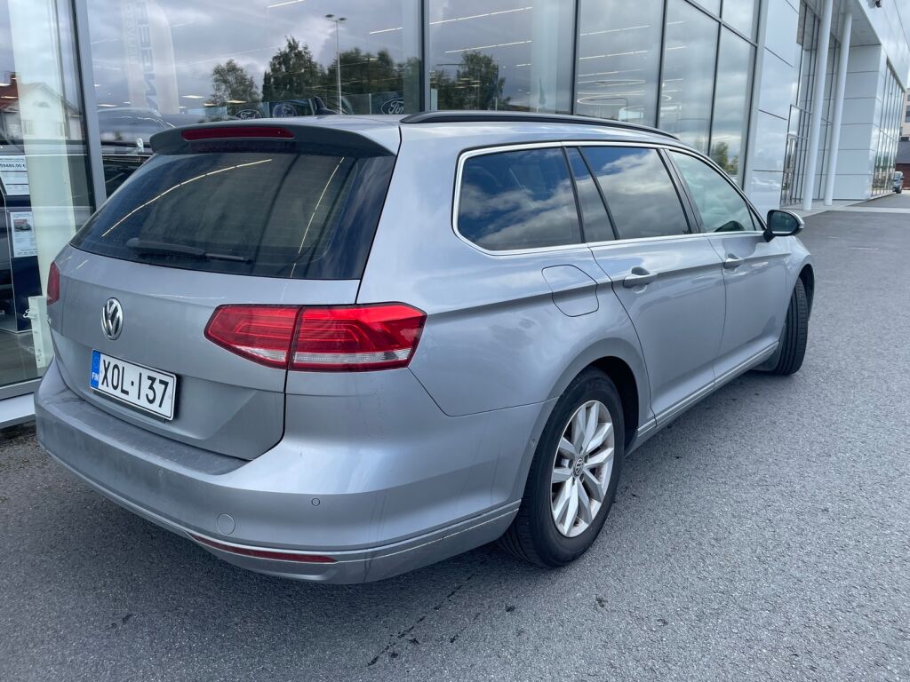 Volkswagen Passat 2018 Sininen
