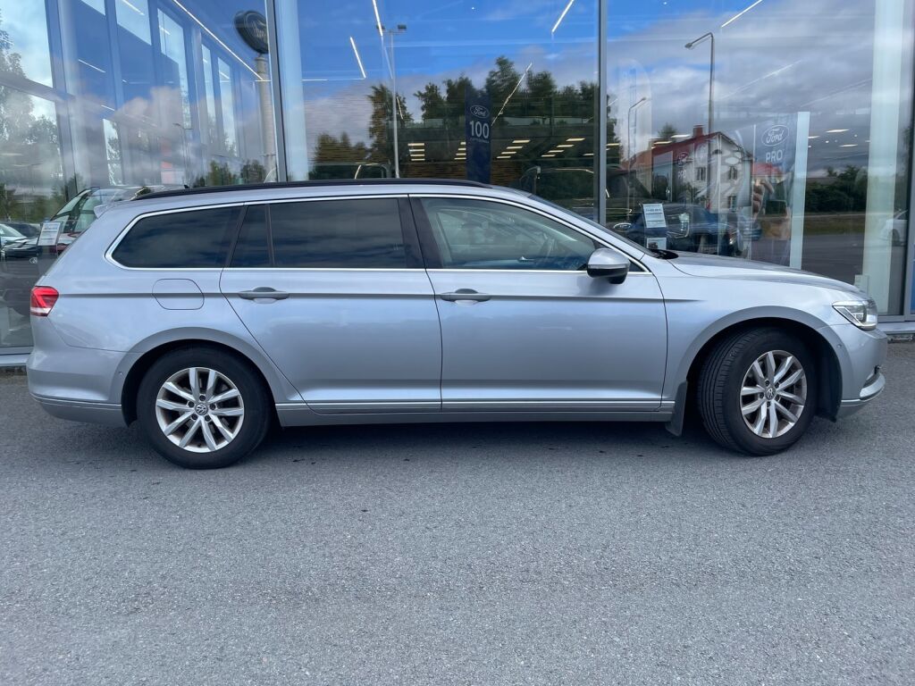 Volkswagen Passat 2018 Sininen