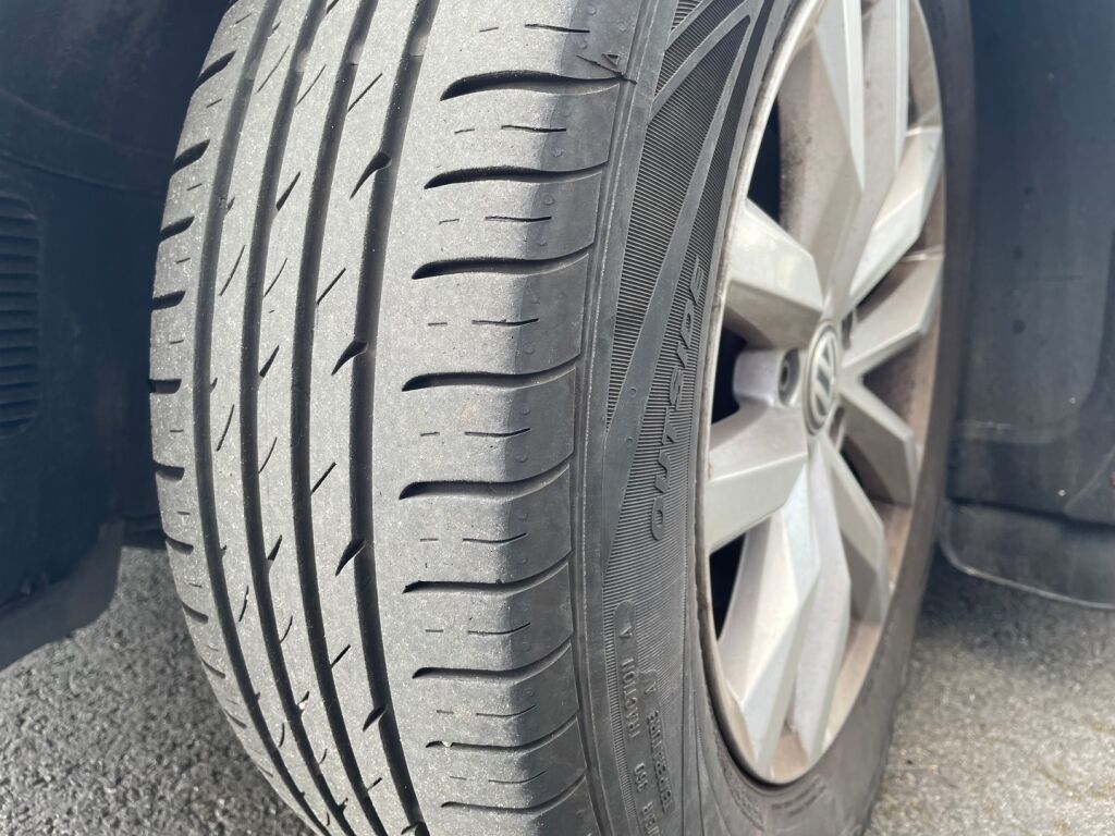Volkswagen Passat 2018 Sininen